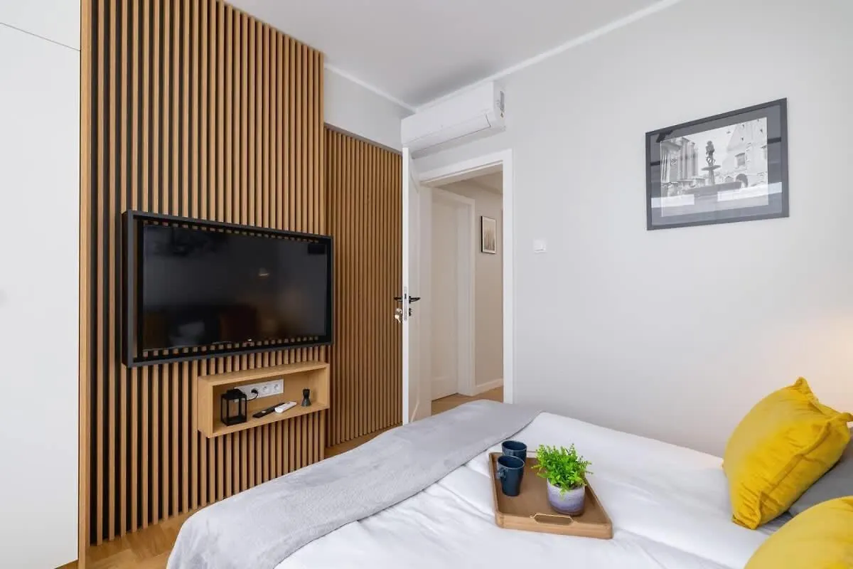 Apartamenty Warszauera Z Klimatyzacja Na Krakowskim Kazimierzu By Noclegi Renters Apartment