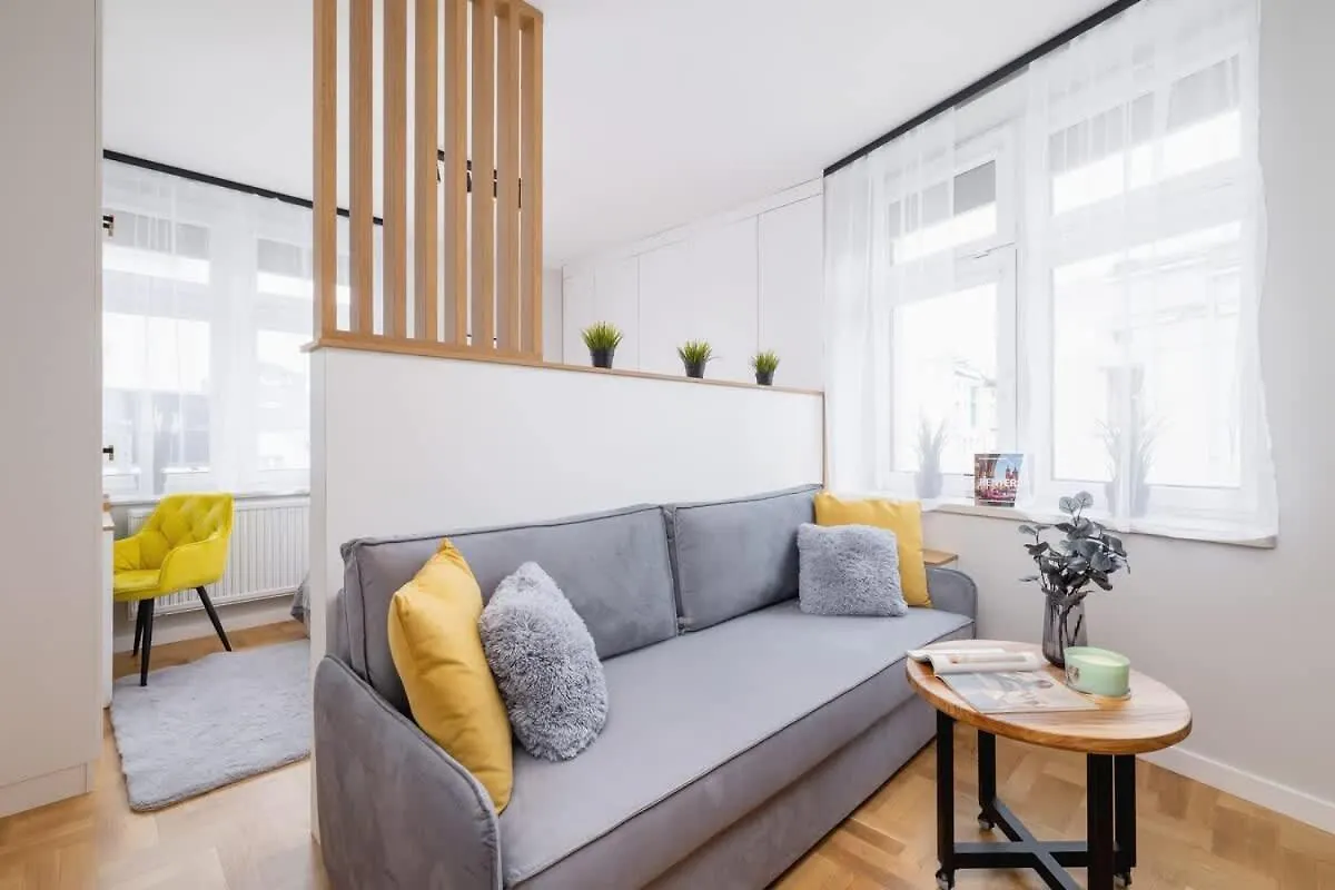 Apartamenty Warszauera Z Klimatyzacja Na Krakowskim Kazimierzu By Noclegi Renters Apartment
