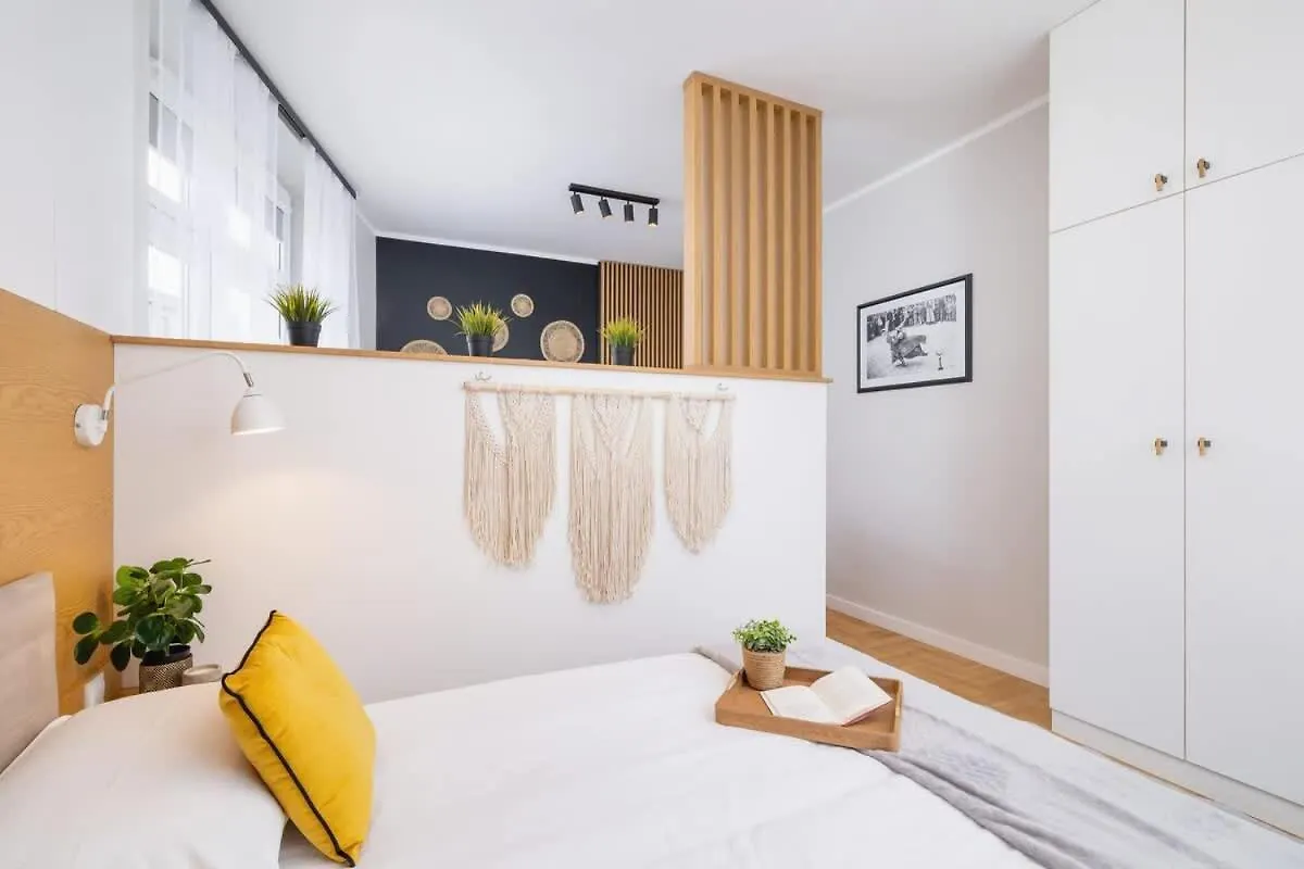 Apartamenty Warszauera Z Klimatyzacja Na Krakowskim Kazimierzu By Noclegi Renters Poland