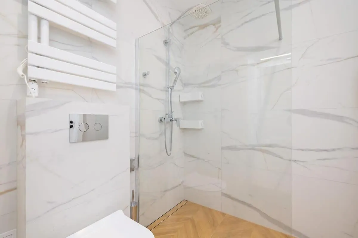 Apartamenty Warszauera Z Klimatyzacja Na Krakowskim Kazimierzu By Noclegi Renters Apartment
