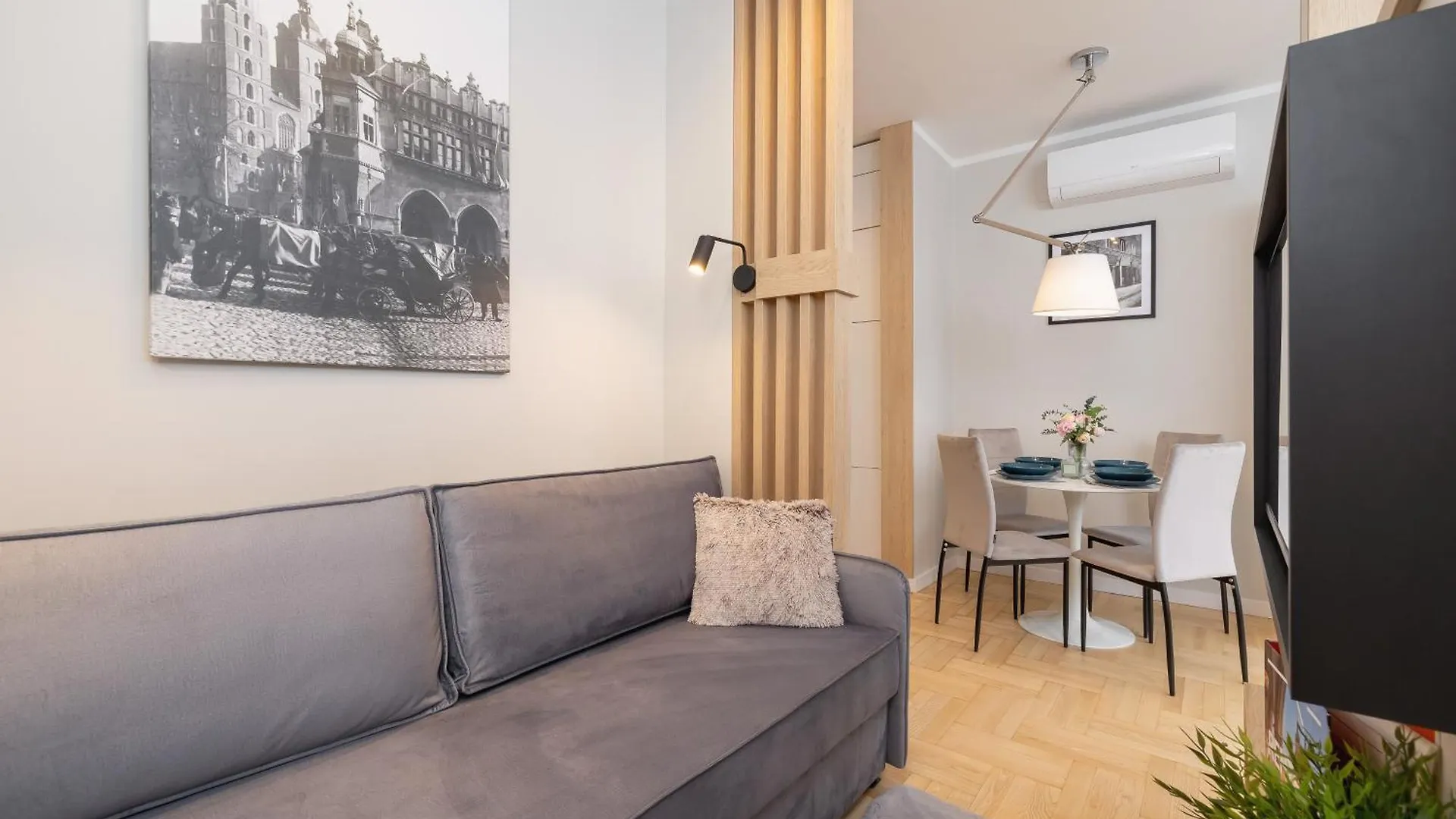 Apartamenty Warszauera Z Klimatyzacja Na Krakowskim Kazimierzu By Noclegi Renters 0*, Krakow Poland